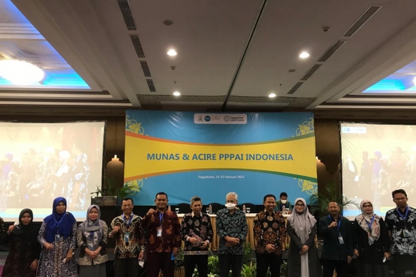 DEKAN DAN KAPRODI BERSAMA MAHASISWA PRODI PAI IIQ JAKARTA MENJADI PRESENTER PADA KEGIATANAN THE 2nd ANNUAL CONFERENCE ON ISLAMIC RELIGIOUS EDUCATION (ACIRE)