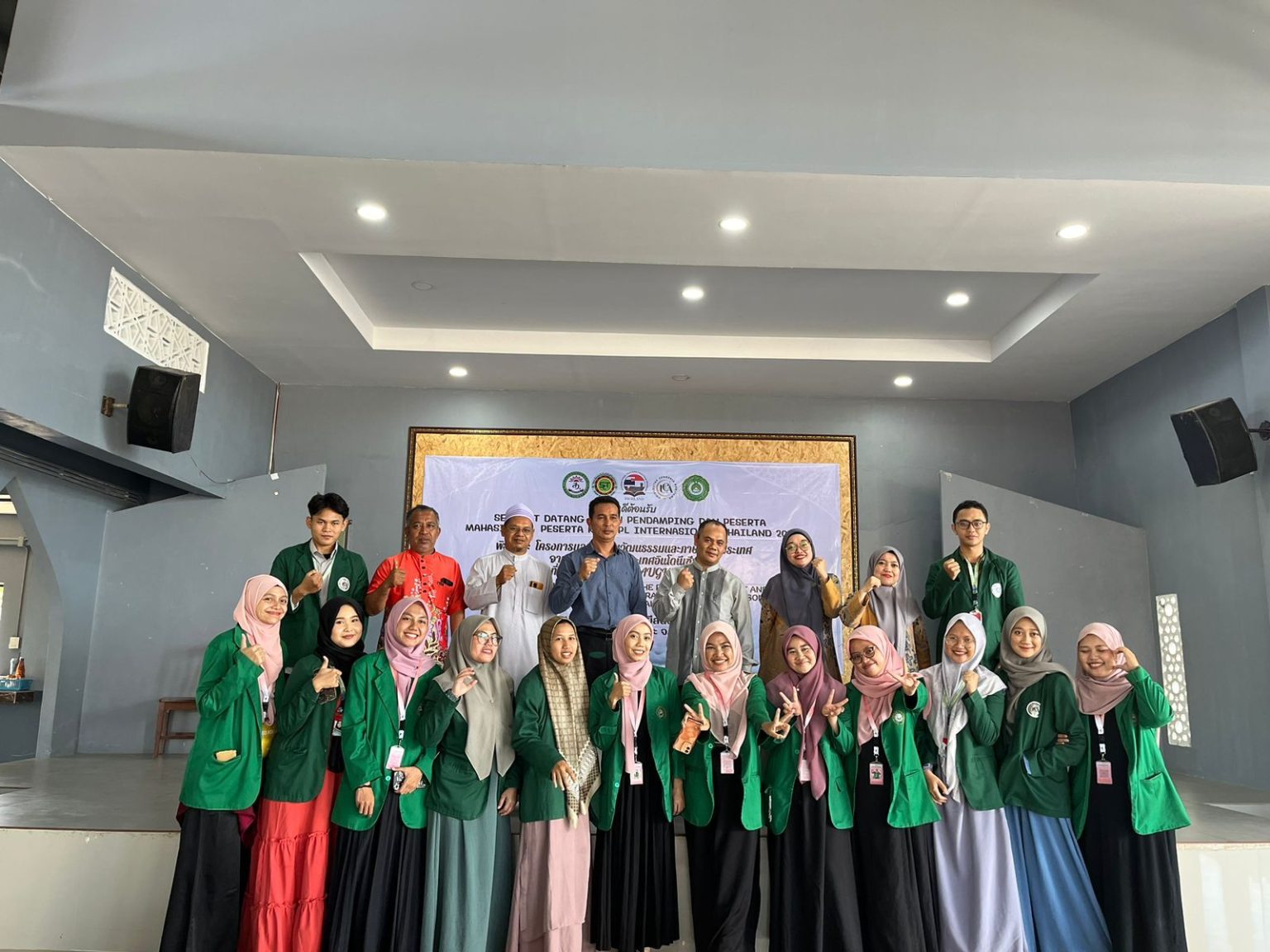 Pembukaan PLP 2 Internasional Mahasiswa Fakultas Tarbiyah di Negara Thailand bersama Sekolah Santiwit Technological College