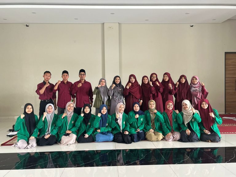 PKM Mahasiswa Fakultas Tarbiyah IIQ Jakarta Berperen dalam Mengisi Kegiatan Pesantren Ramadan Di SMP Al-Aqsyar Bogor