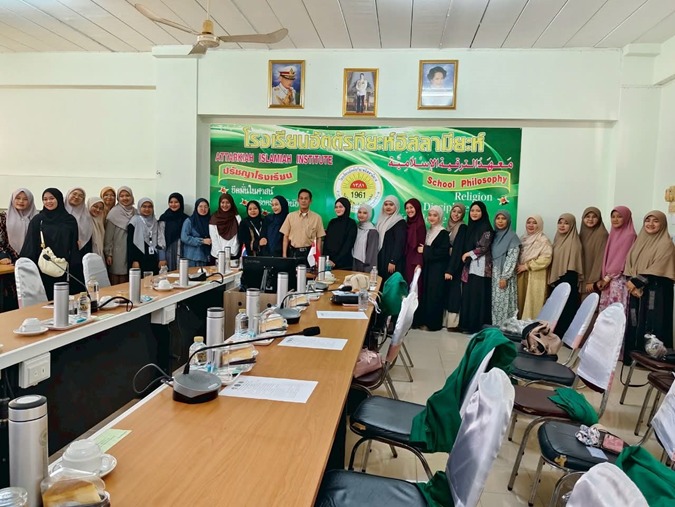 Pembukaan PLP II Internasional Fakultas Tarbiyah IIQ Jakarta dengan Attarkiah Islamiah Institut di Narathiwat Thailand 2025