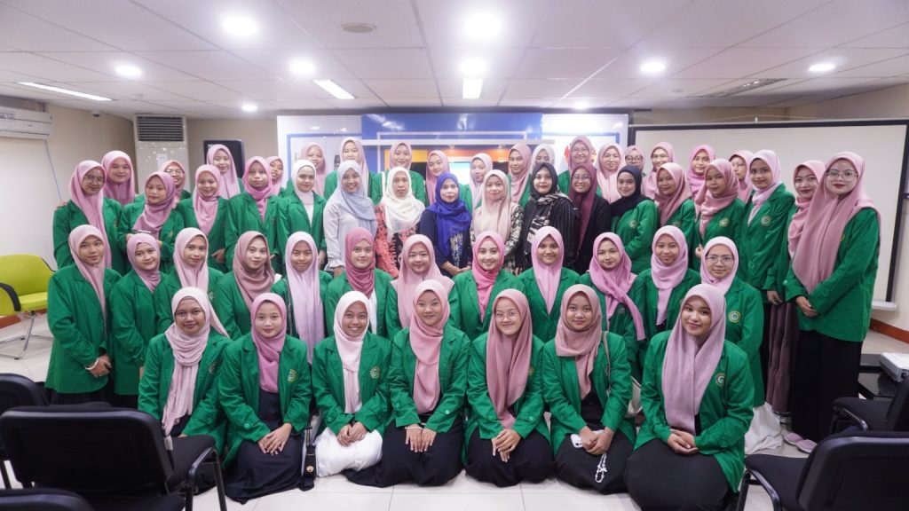 Mahasiswa IIQ Jakarta Kunjungi Kemendikbud untuk Penyuluhan Perpustakaan