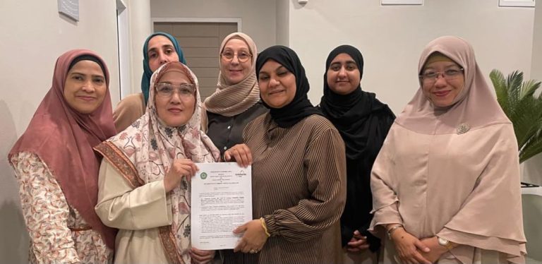 Dekan Fakultas Tarbiyah IIQ Jakarta Teken Penandatanganan MOA dengan Azhar Academy Girls School London, UK