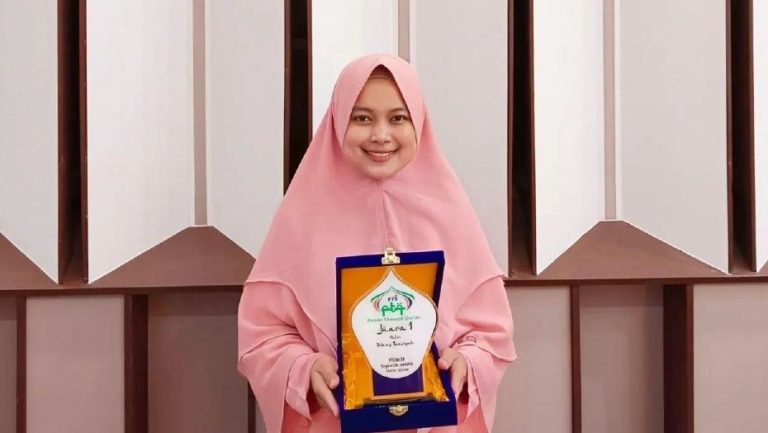 Dewi Nurhalizah Buktikan Mahasiswi PAI IIQ Jakarta Layak Jadi Guru Terbaik, Raih Juara Umum II Kompetisi Nasional Hari Guru